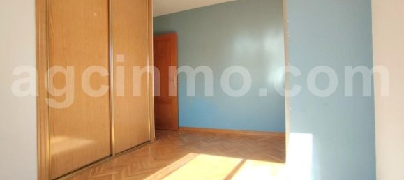 Casa de 3 dormitorios en Aldeamayor de San Martín, Spain No. 178552 37