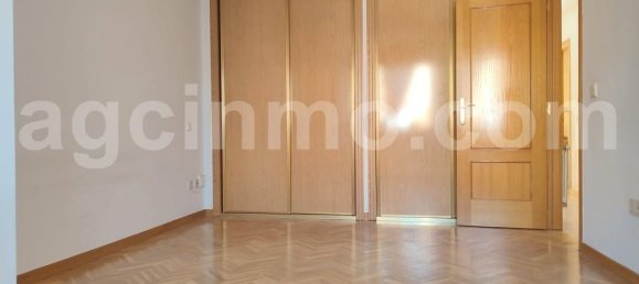 Casa de 3 dormitorios en Aldeamayor de San Martín, Spain No. 178552 18