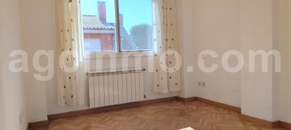 Casa de 3 dormitorios en Aldeamayor de San Martín, Spain No. 178552 29