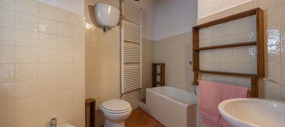 5 rooms Apartment in Cortona, Italy No. 91456 16