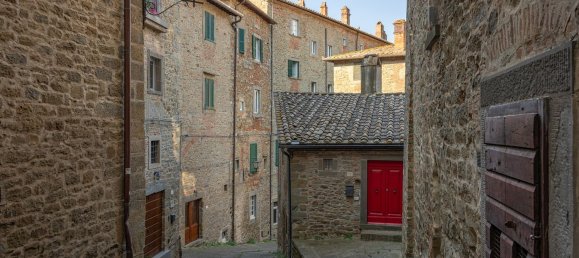 5 rooms Apartment in Cortona, Italy No. 91456 3