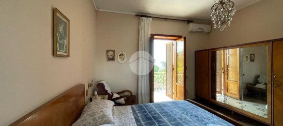 4 rooms Villa in Torre del Greco, Italy No. 2059 11