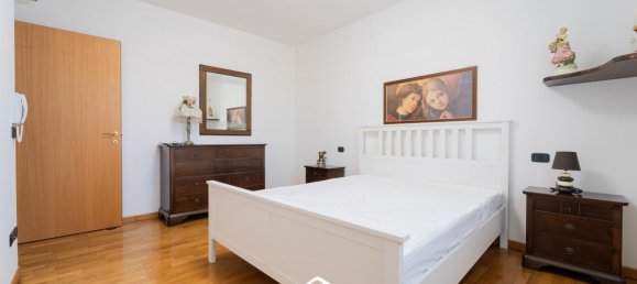 4 rooms Apartment in Val Liona, Italy No. 130499 12