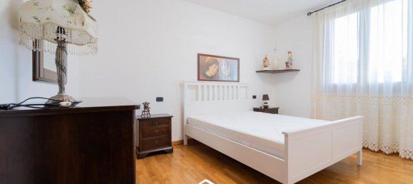 4 rooms Apartment in Val Liona, Italy No. 130499 11