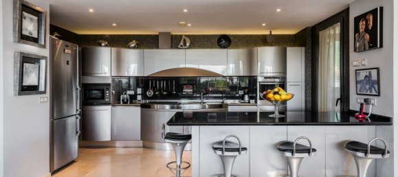 3 bedrooms Penthouse in Marbella, Spain No. 88327 7