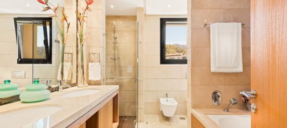 3 bedrooms Penthouse in Marbella, Spain No. 88327 2