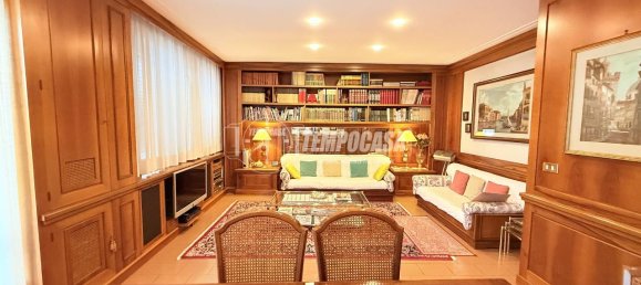 Квартира с 4 комнатами в Брешиа, Италия № 14828 2