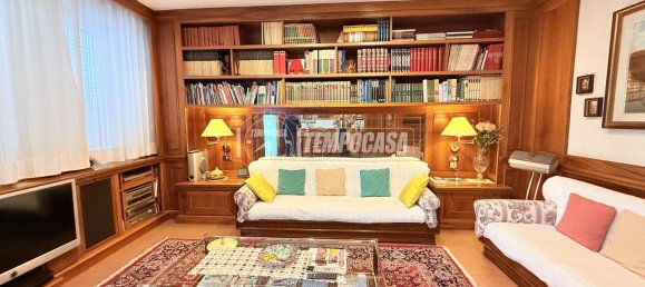 Квартира с 4 комнатами в Брешиа, Италия № 14828 8