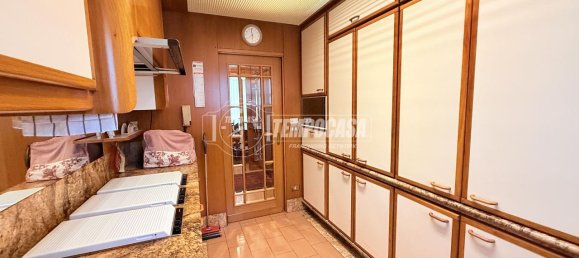 Квартира с 4 комнатами в Брешиа, Италия № 14828 15