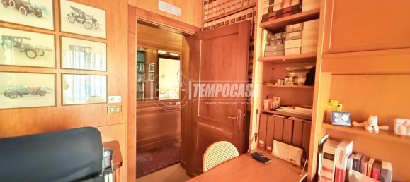 Квартира с 4 комнатами в Брешиа, Италия № 14828 44