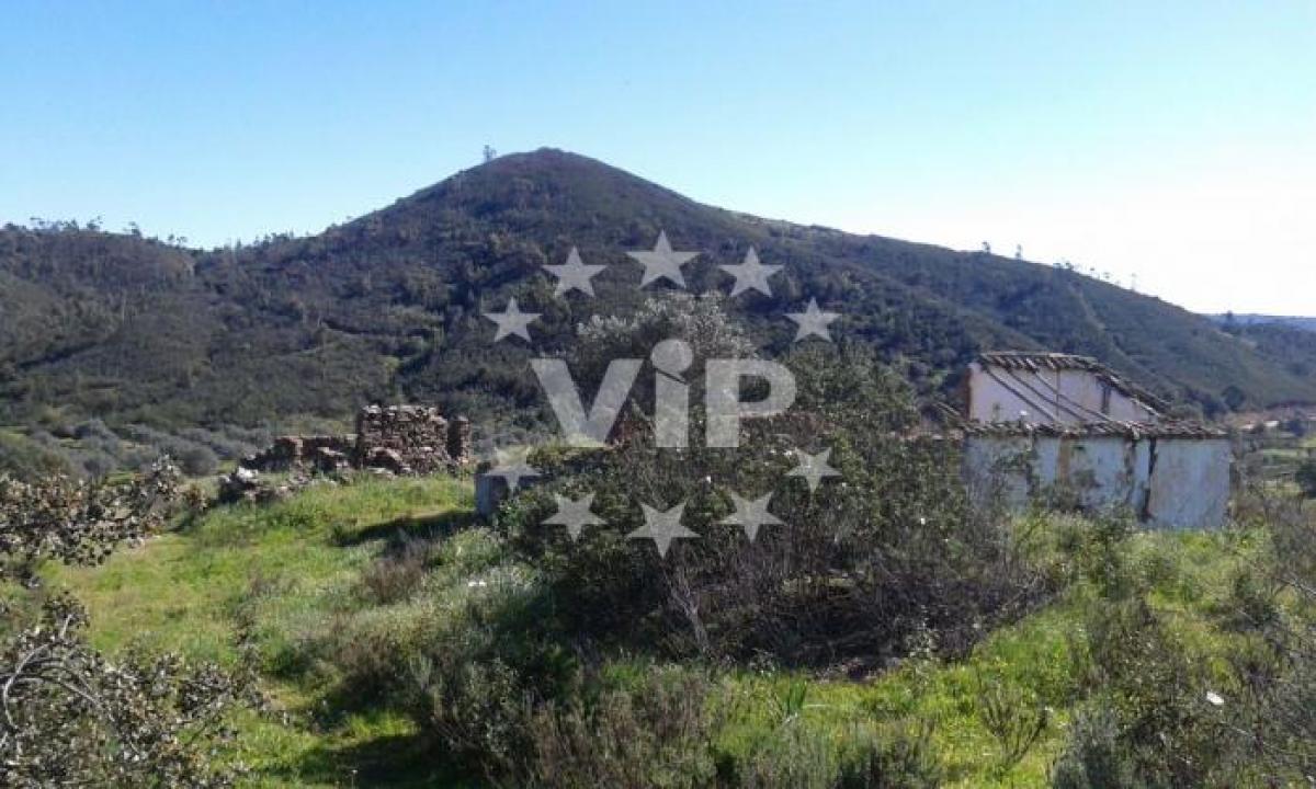 30000m² Land in Silves, Portugal No. 8607