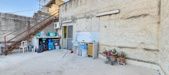 2 rooms Apartment in Palermo, Italy No. 105397 5