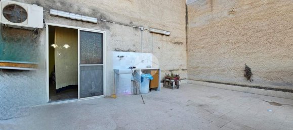 2 rooms Apartment in Palermo, Italy No. 105397 3