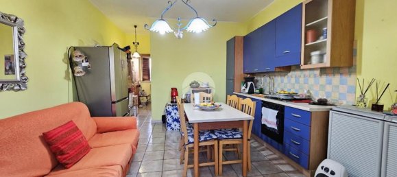2 rooms Apartment in Palermo, Italy No. 105397 2
