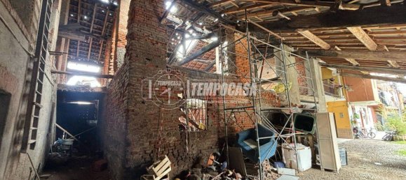 4 bedrooms House in Nova Milanese, Italy No. 107252 4