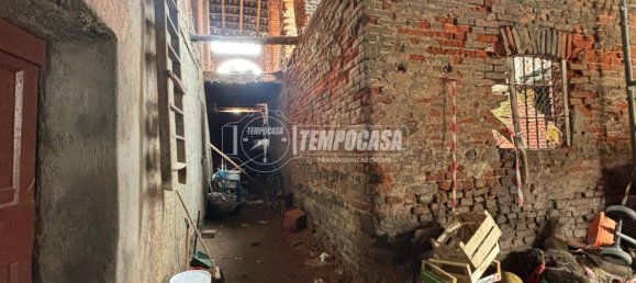 4 bedrooms House in Nova Milanese, Italy No. 107252 10