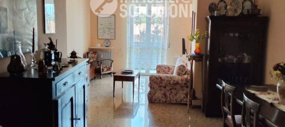 3-salle Appartement à Bergamo, Italy No. 237557 5