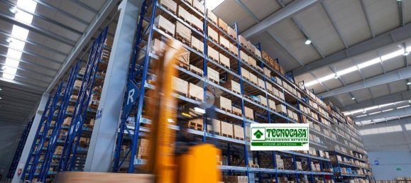 4-Zimmer Lagerhaus in Parabiago, Italy, Nr. 341540 8