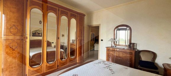 6 rooms Apartment in Torremaggiore, Italy No. 28091 8