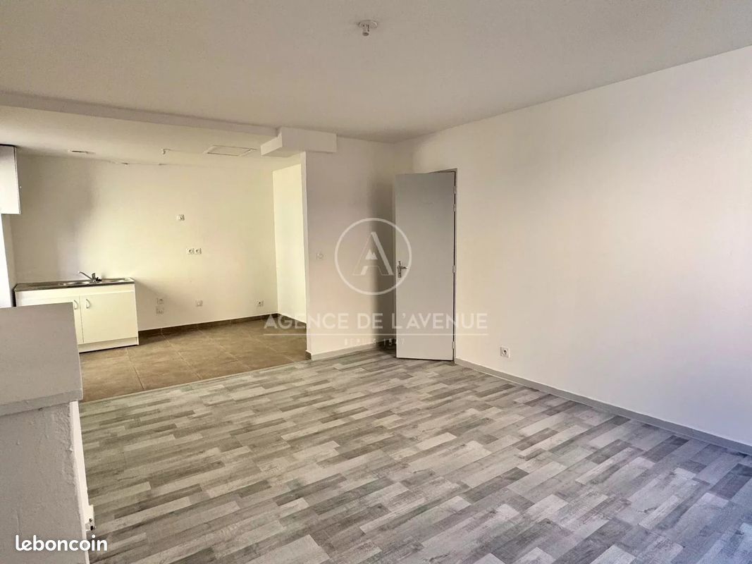 Apartamento de 2 divisões em La Seyne-sur-Mer, France N.º 316192