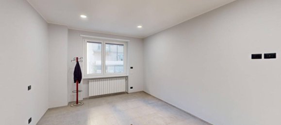 3 rooms Apartment in Turin, Italy No. 236002 7