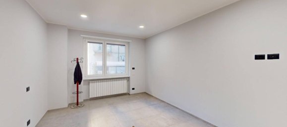 3 rooms Apartment in Turin, Italy No. 236002 9