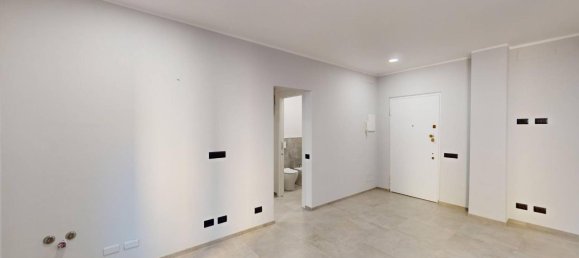 3 rooms Apartment in Turin, Italy No. 236002 5