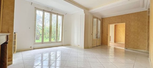 Apartamento de 3 dormitorios en Pithiviers, France No. 59379 12