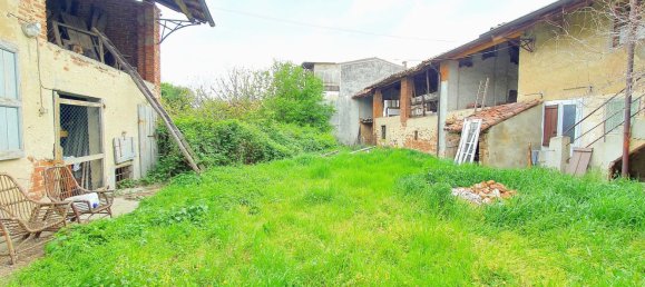 2 bedrooms House in Chignolo Po, Italy No. 176924 25