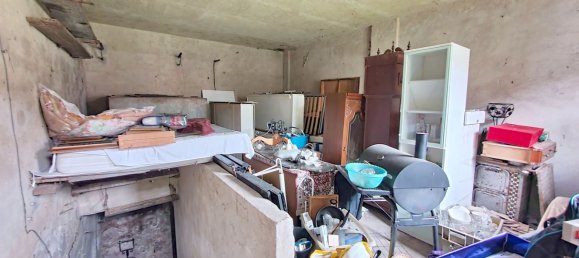 2 bedrooms House in Chignolo Po, Italy No. 176924 5