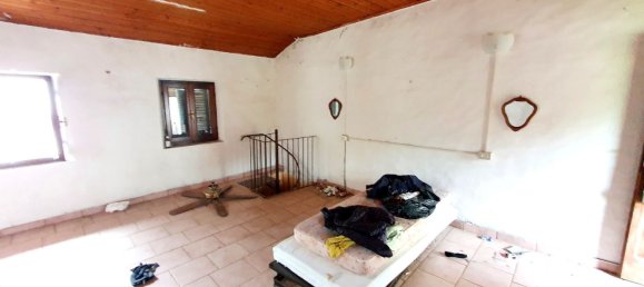 2 bedrooms House in Chignolo Po, Italy No. 176924 2