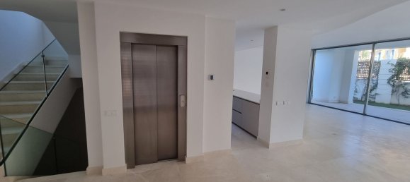 4 غرف نوم منزل في Marbella, Spain رقم 155394 20