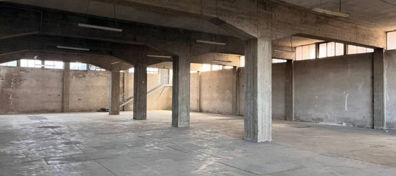 1-salle Entrepôt à Brescia, Italy No. 318195 6