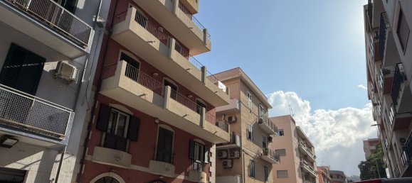 2 Schlafzimmer Wohnung in Messina, Italy, Nr. 311040 2