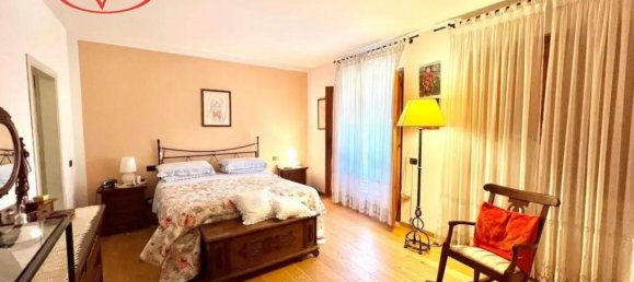 5-salle Appartement à Loro Ciuffenna, Italy No. 234213 6