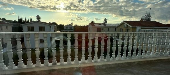 4 dormitorios propiedad comercial en venta en Paphos, Cyprus № 9808 12