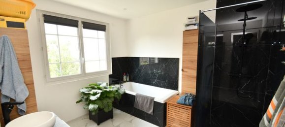 3 Schlafzimmer Haus in Sevran, France, Nr. 315740 5