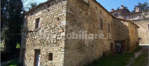 2 bedrooms House in Monte Santa Maria Tiberina, Italy No. 60393 6