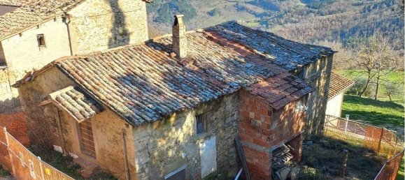 2 bedrooms House in Monte Santa Maria Tiberina, Italy No. 60393 4