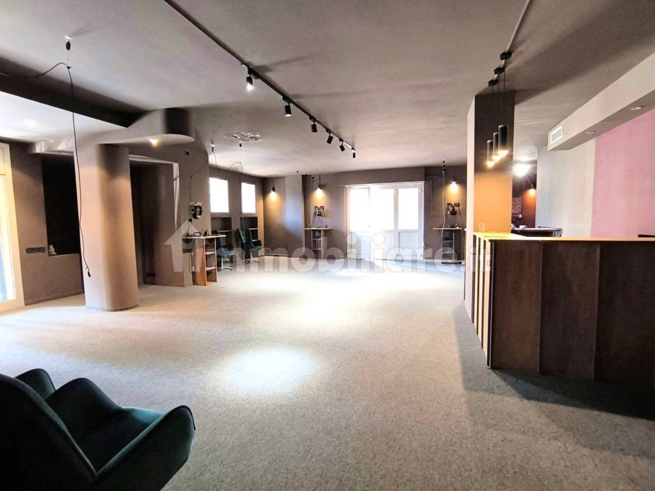 1غرفة مكتب في Lecco, Italy رقم 394187