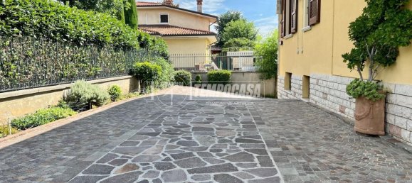 5 bedrooms Villa in Travagliato, Italy No. 375740 13