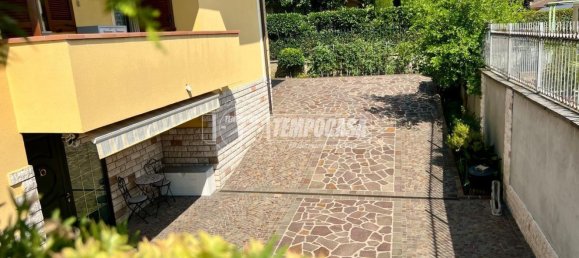 5 bedrooms Villa in Travagliato, Italy No. 375740 22