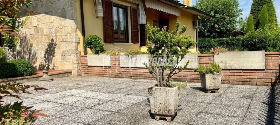 5 bedrooms Villa in Travagliato, Italy No. 375740 18