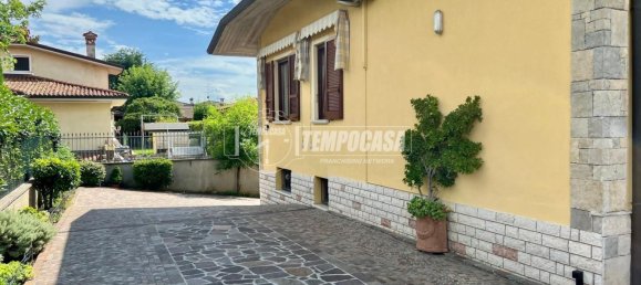 5 bedrooms Villa in Travagliato, Italy No. 375740 12