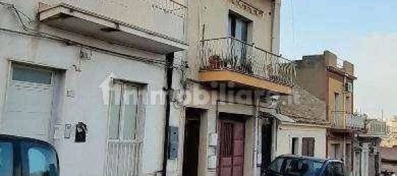 5 rooms Apartment in Vittoria, Italy No. 350849 2