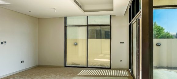 6 bedrooms Villa in Dubai, UAE No. 4191 3