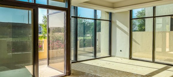 6 bedrooms Villa in Dubai, UAE No. 4191 2