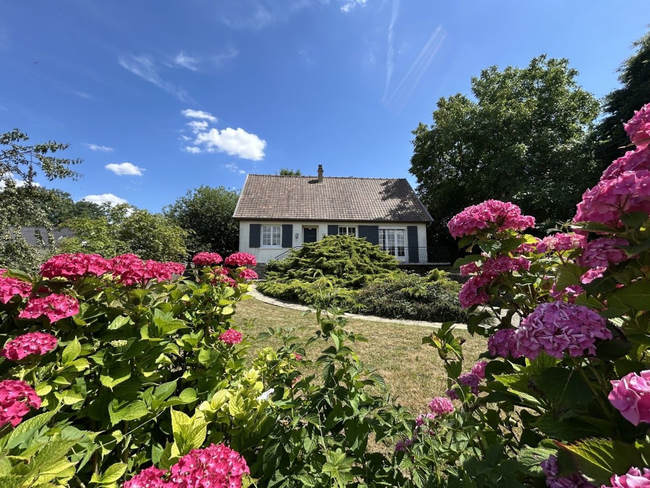 3 bedrooms House in Hornoy-le-Bourg, France No. 209142