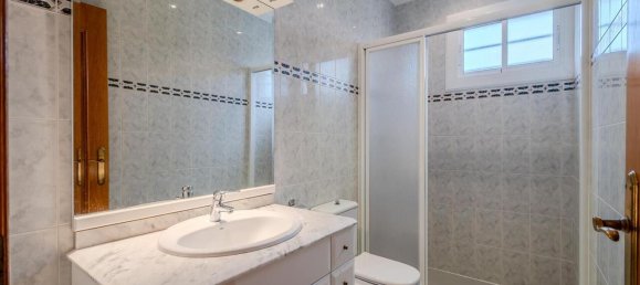 4 bedrooms House in Sils, Spain No. 111341 5