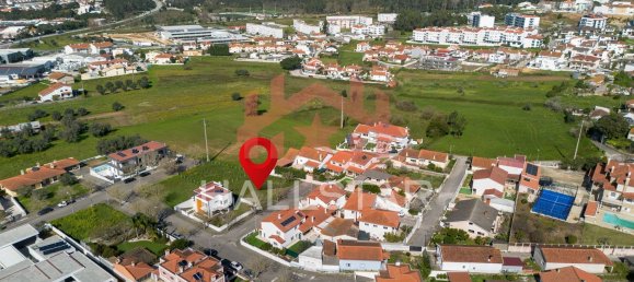 Terrain à Leiria, Portugal 598m² No. 72606 17